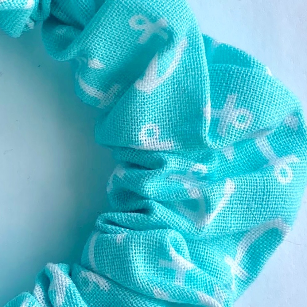 Hair Scrunchie - Picture 2 of 2